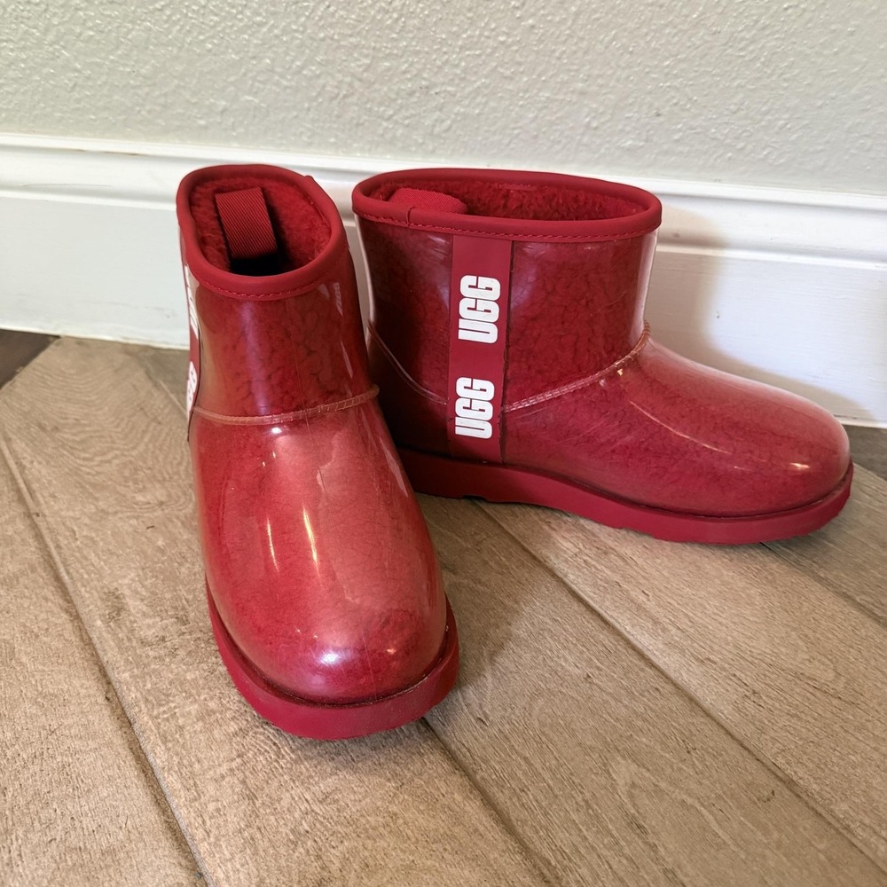 UGG Classic Clear Mini Boots Youth Size 5 Red Waterproof Ankle Rain Fleece Lined